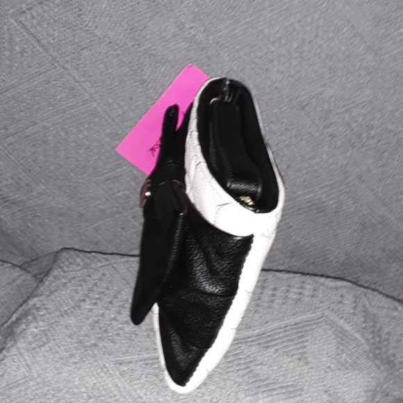NWT Betsey Johnson BOW CLUTCH/WRISTLET